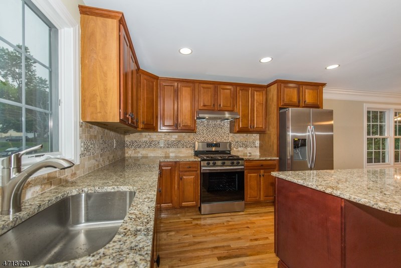 18 Arnold Dr