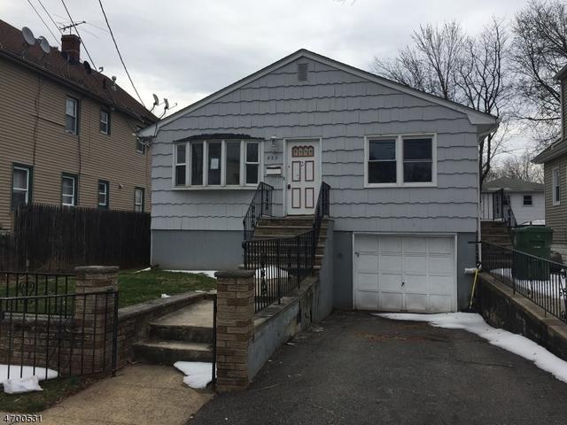 820 E Curtis St