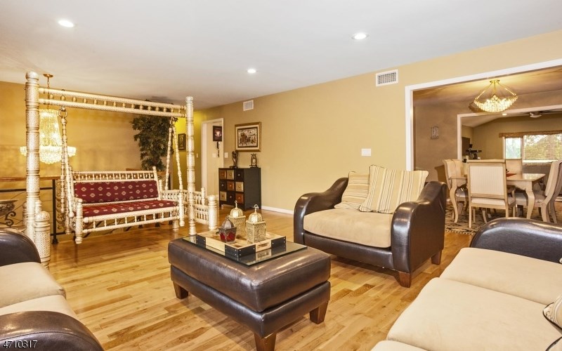 51 Knollwood Dr