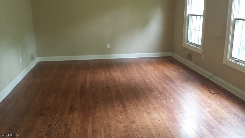 For Sale: 3 Apple Tree Ct Livingston, NJ 07039