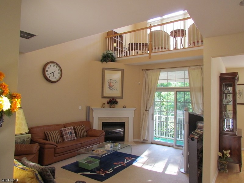 For Sale: 627 Binghampton Ln Livingston, NJ 07039