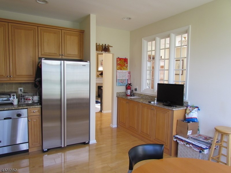 For Sale: 627 Binghampton Ln Livingston, NJ 07039