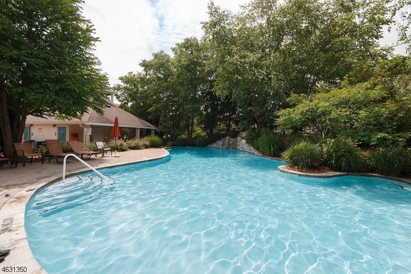 For Sale: 627 Binghampton Ln Livingston, NJ 07039
