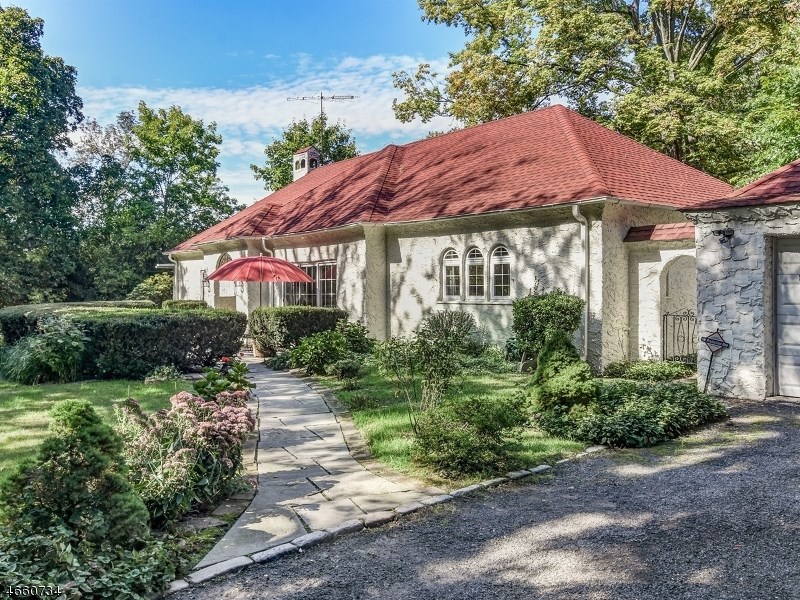 3 Tuscan Rd