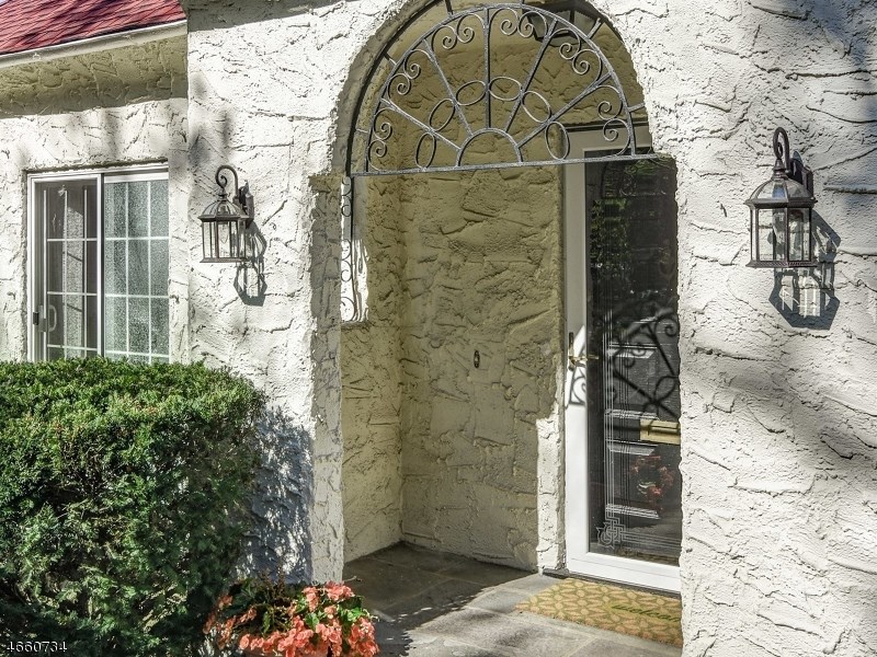 3 Tuscan Rd