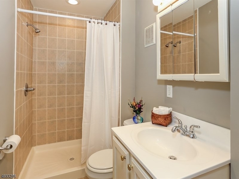 372 Belleville Ave