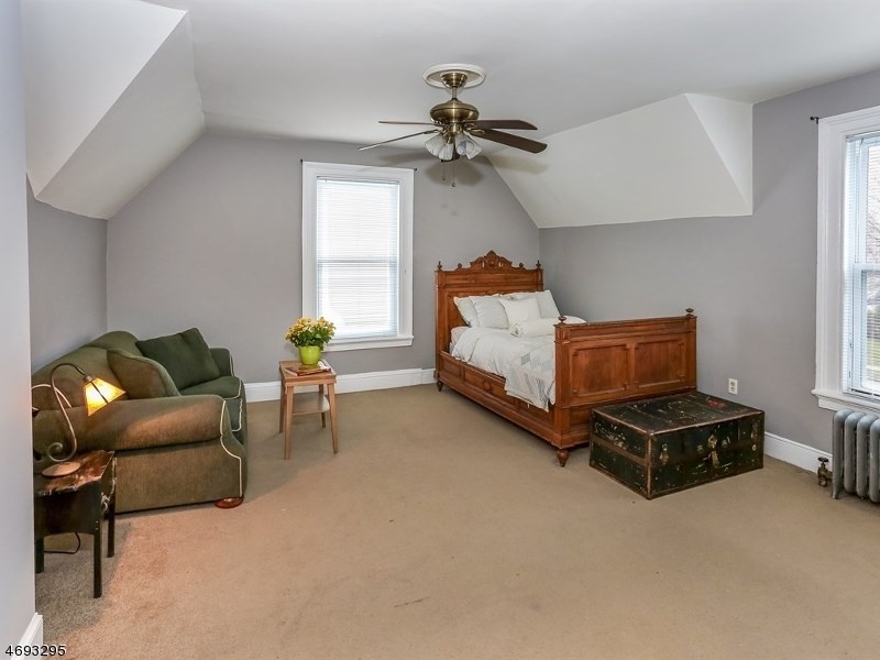 372 Belleville Ave