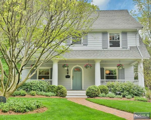 223 Orange Rd
