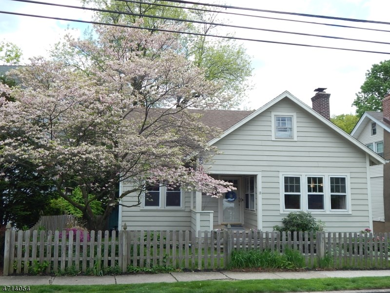 60 Derwent Ave