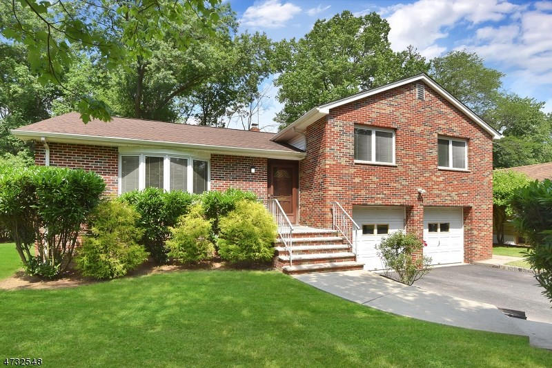 60 Derwent Ave