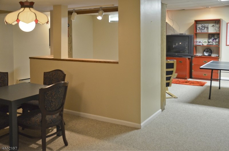 19 Cable Ct Montville, NJ 07045