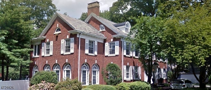 380 Irving Ave