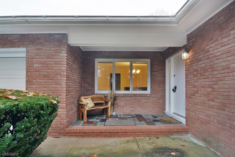 40 Ridgeway Ave