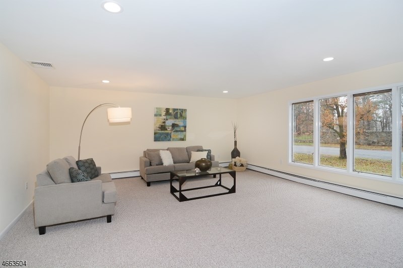 40 Ridgeway Ave