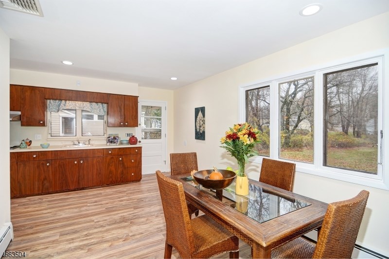 40 Ridgeway Ave