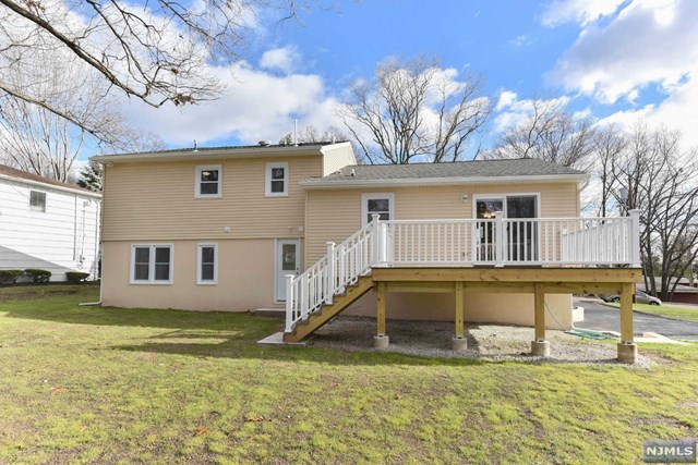 16 Waldeck Ct