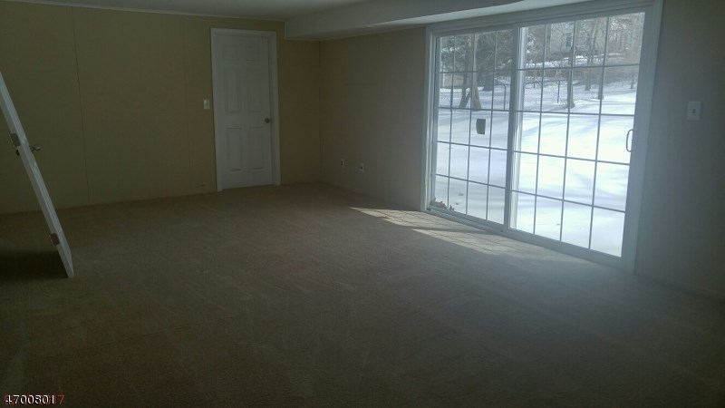 18 Swan Rd