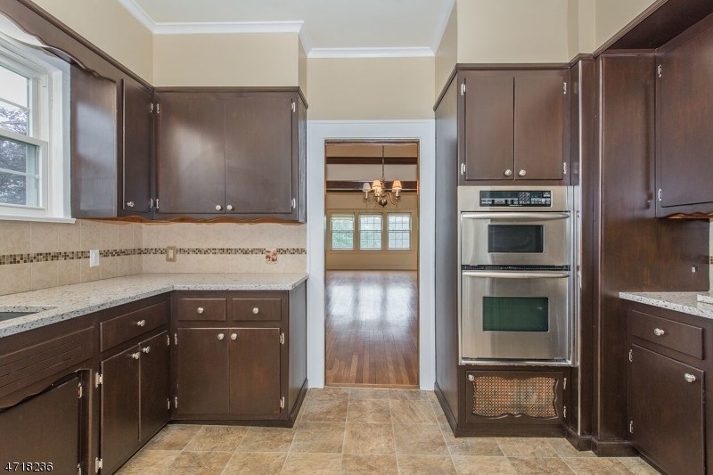 58 Crestmont Rd
