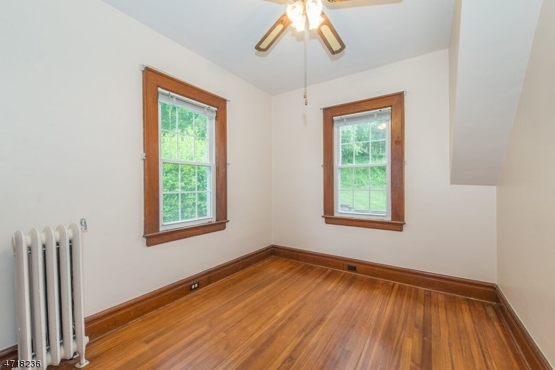 58 Crestmont Rd