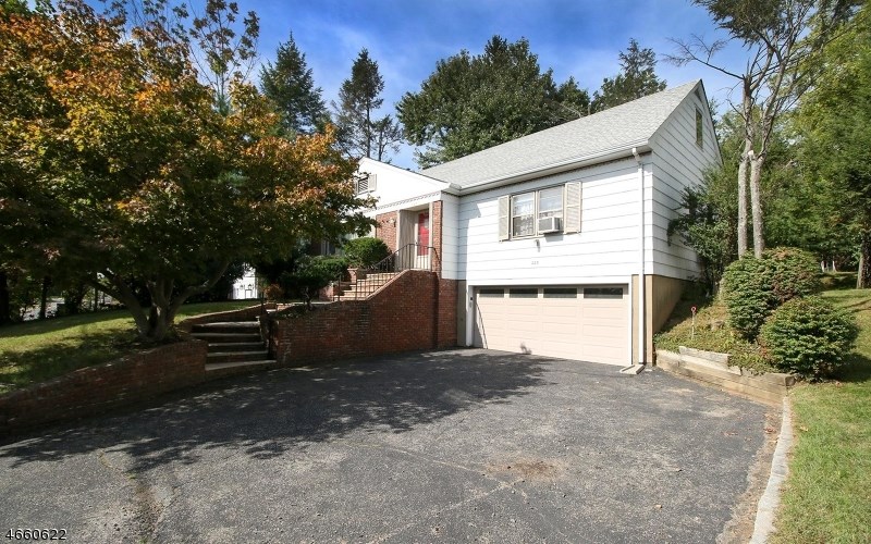 223 Pleasant Valley Way