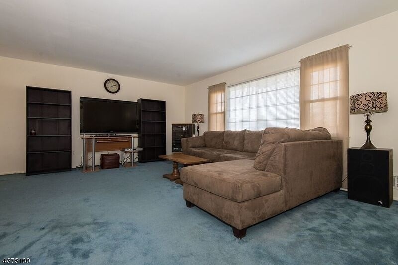 21 Moraine Rd