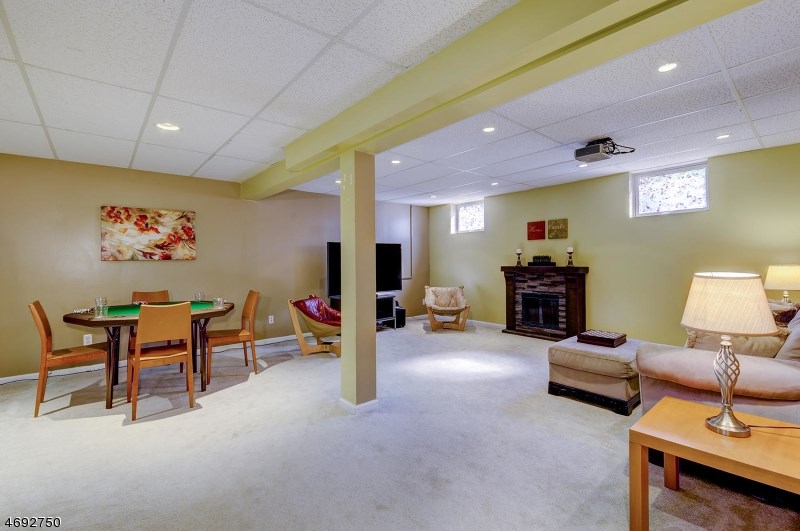 11 Reaville Ct