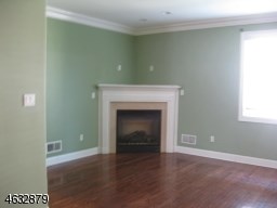 For Sale: 9 Doris Ln Wallington, NJ 07057