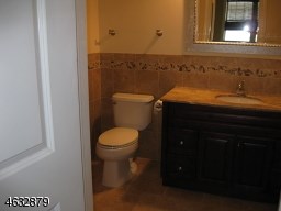 For Sale: 9 Doris Ln Wallington, NJ 07057