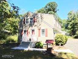295 Chaucer Dr