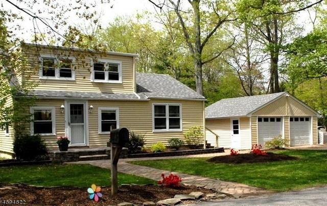 295 Chaucer Dr