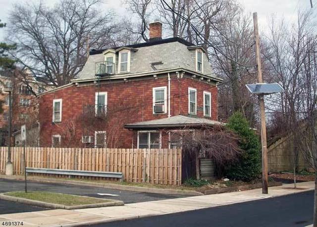 678 W Milton Ave