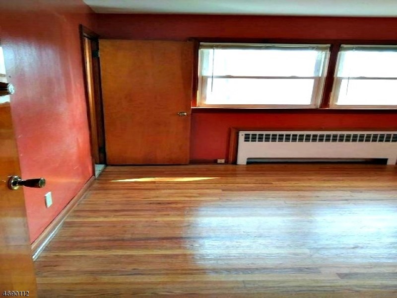 242 Linden Ave