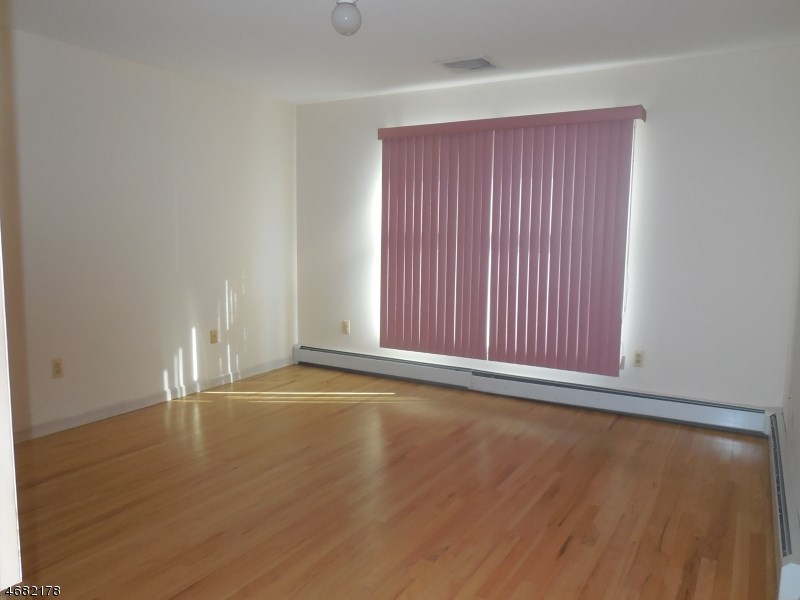 389 Midway Ave