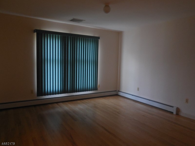 389 Midway Ave