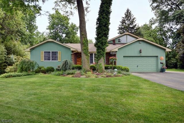 26 Fieldcrest Dr