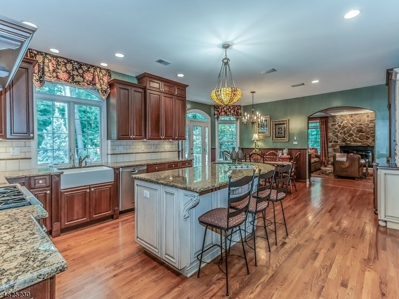For Sale: 16 Pheasant Ln Scotch Plains, NJ 07076