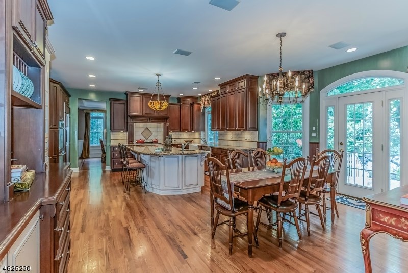 For Sale: 16 Pheasant Ln Scotch Plains, NJ 07076