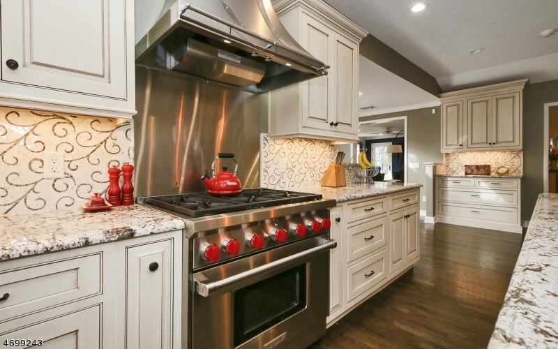 37 Woodstone Cir