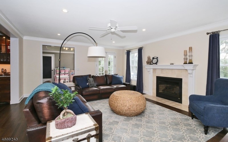 37 Woodstone Cir
