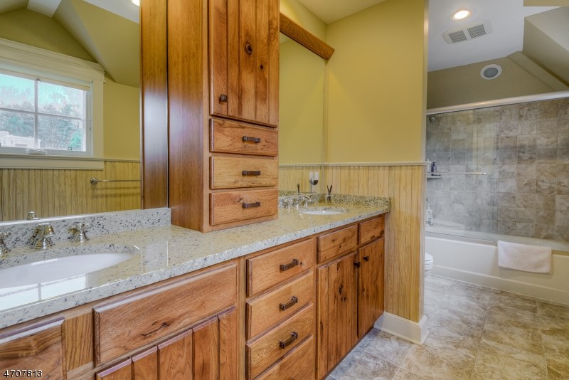69 Tennyson Dr