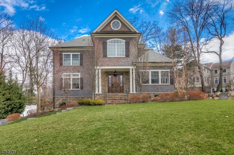 16 Fairfield Ter