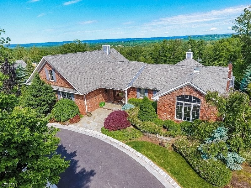 16 Fairfield Ter