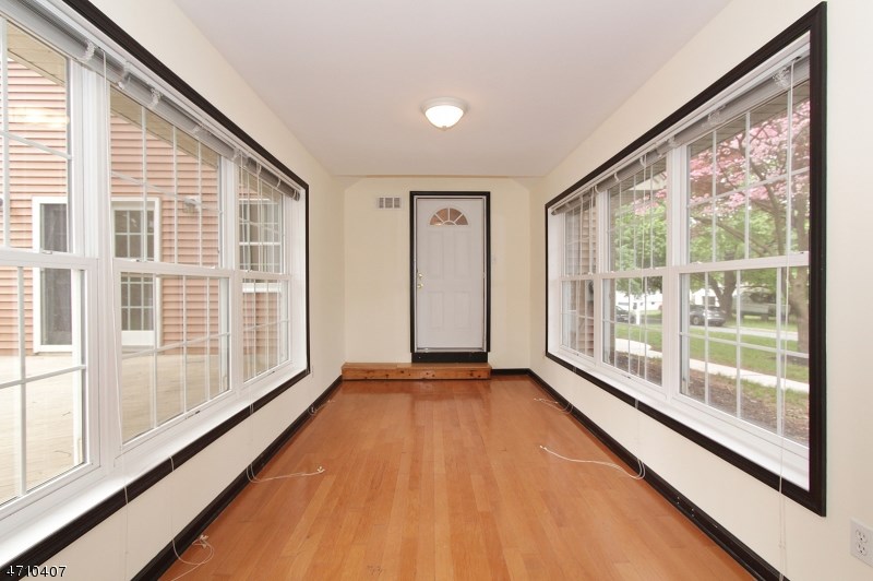 221 Oakmoor Ave