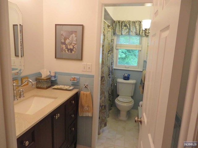 For Sale: 15 Forest Pl Towaco, NJ 07082