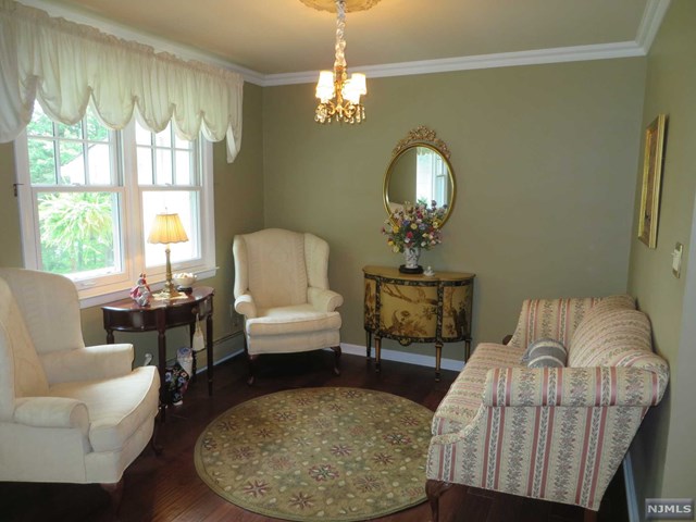 For Sale: 15 Forest Pl Towaco, NJ 07082