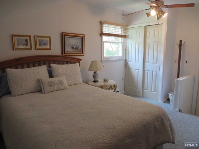 For Sale: 15 Forest Pl Towaco, NJ 07082