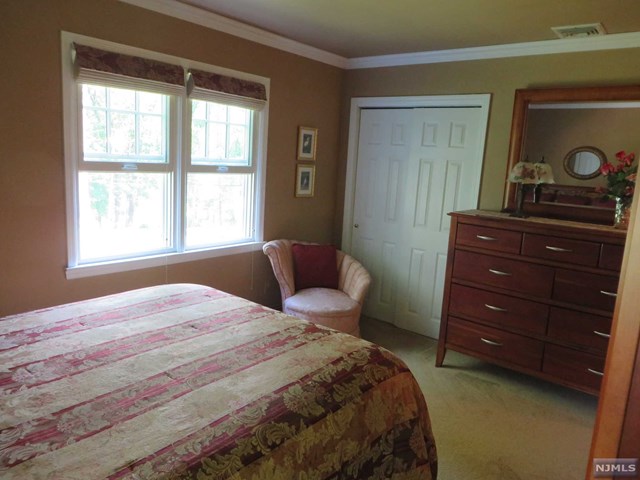 For Sale: 15 Forest Pl Towaco, NJ 07082