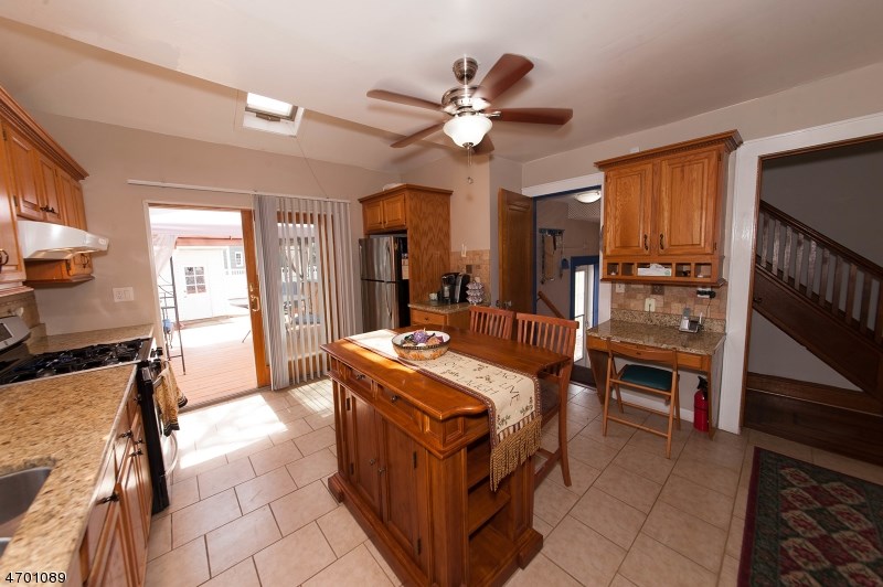 1557 Everett Ci