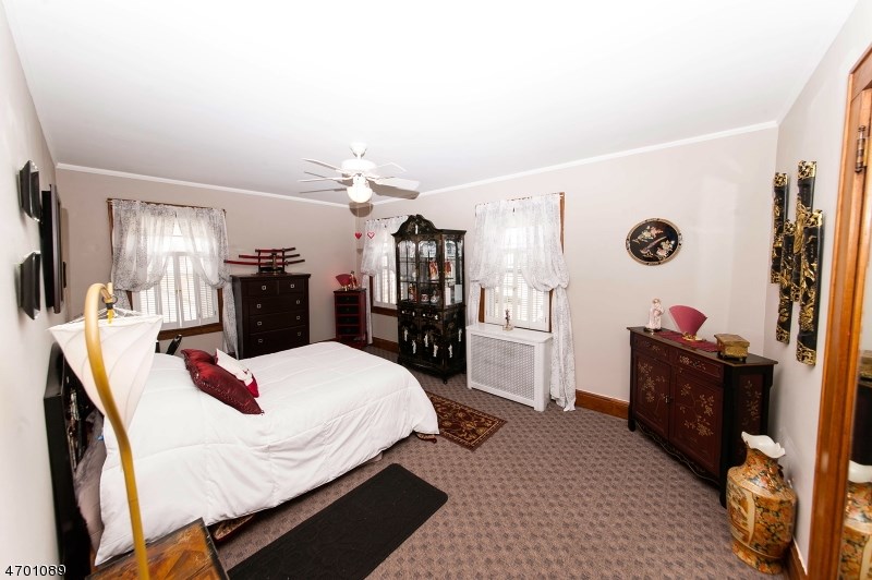 1557 Everett Ci