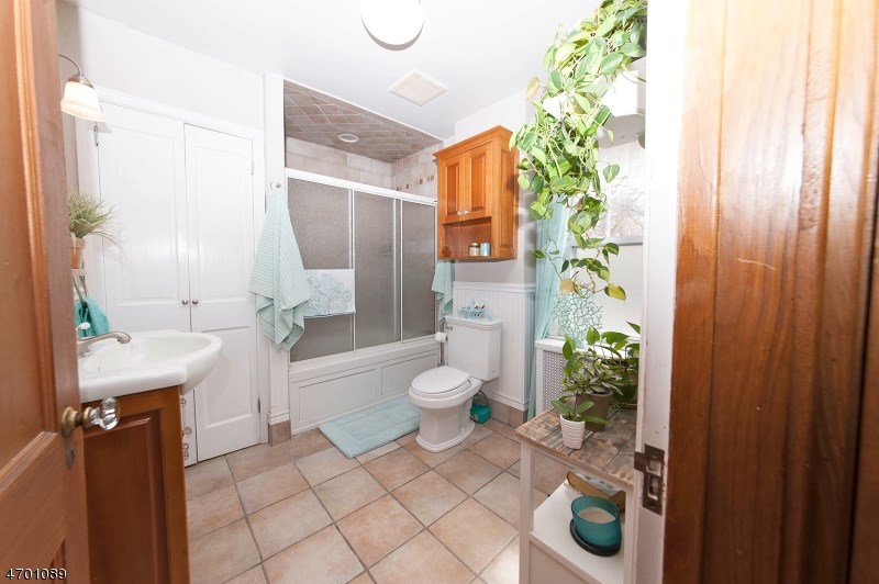 1557 Everett Ci